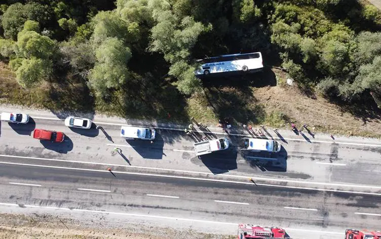 Erzincan | Yolcu otobüsü devrildi! Çok sayida yarali!