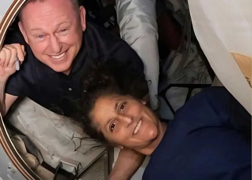 ئەو کەشتیوانانەی کە لە بۆشایی ئاسمان گیریان خواردووە !