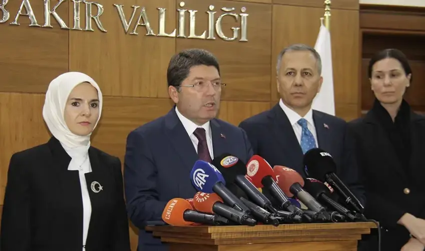 Daxuyaniya wezîrên ku çûn serdana gora Narîn