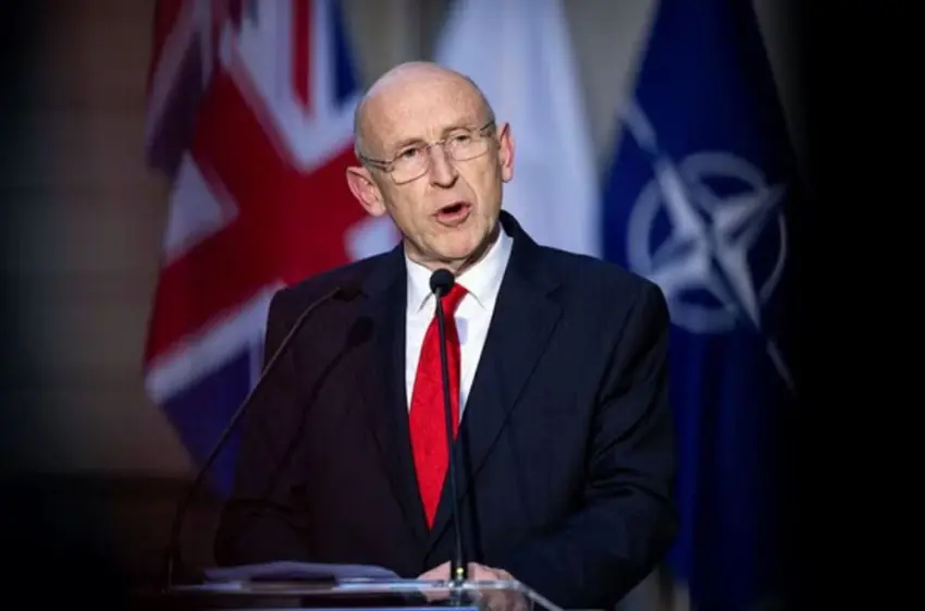 جۆن هێلی وەزیری بەرگری بەریتانیا ڕایگەیاند ووڵاتەکەی تا کۆتایی ئەمساڵ چەکی زیاتر دەداتە ئۆکراین.