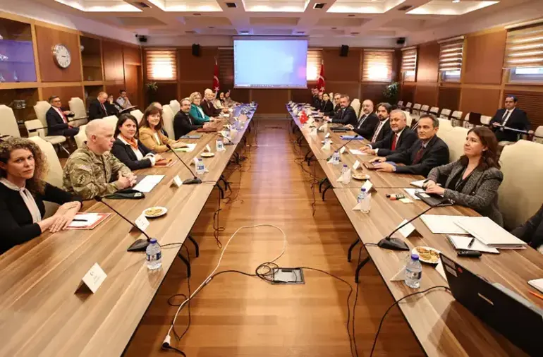 Heyeta Tirkiyê û ya DYAyê li ser mijara Sûriyê civiyan