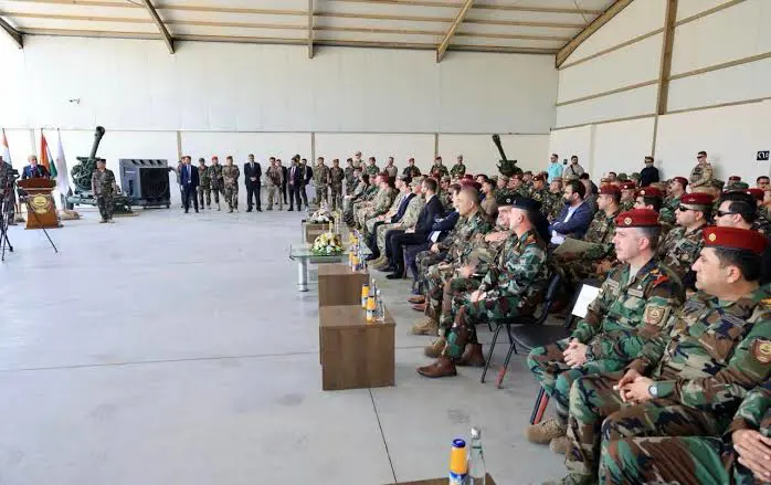 Irak Savunma Bakanligi’ndan Pesmerge’ye agir silah verilmesine dair açiklama