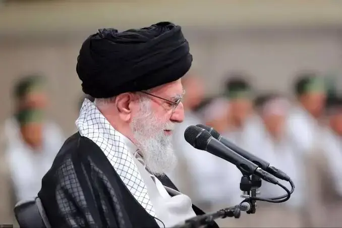 Xaminey: Hizbullahê derbe xwar, lê cesaret nakin êrîsî sînorên Îranê bikin!