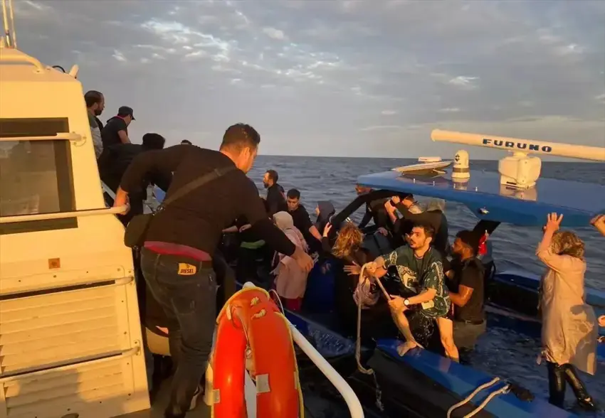 Li peravên Çanakkaleyê 48 koçberên neqanûnî hatin rizgarkirin