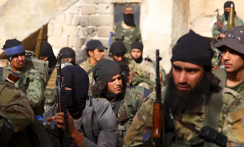 Di navbera hêzên rejîma Sûriye û El Nusra de pevçûn diqewimin