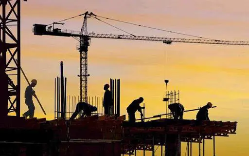 لە شاری ئێوان سەر بە پارێزگای ئیلام، بەهۆی ڕووداوی كارەوە كرێكارێك گیانی لە دەست دا.