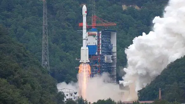 Çin uzaya yeni bir uydu gönderdi