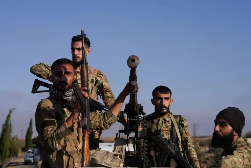 Wezareta Parastinê ya Tirkiyeyê pistrast kir: Lesker û xwendekarên Sûrî li Tirkiyeyê perwerdeyê dibînin