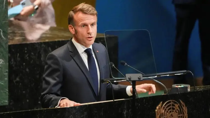 Emmanuel Macron’un halk destegi rekor düzeyde düstü