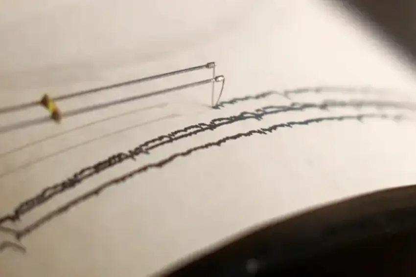 Qibris bi hêza 5.2 hejiya