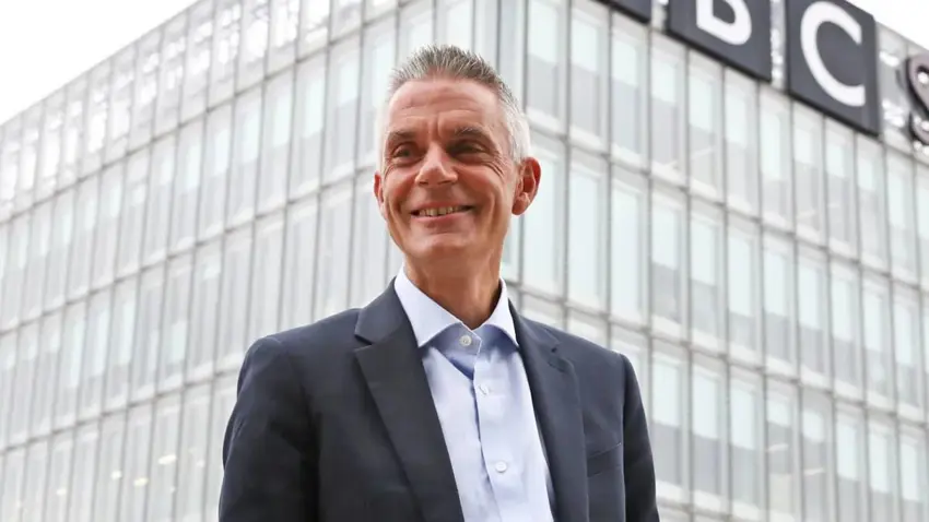 بەهۆی فەزیحەی چاوپێکەوتنی ساختەی ترامپ، بەڕێوبەری گشتی بی بی سی دەستی لەکارکشاندەوە