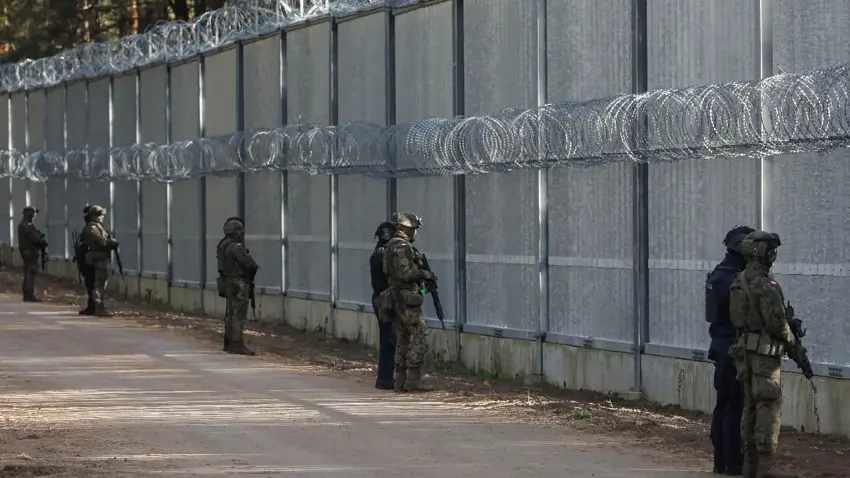 Polonya, ‘o ülke’ sınırına yeni bariyer inşa edecek!