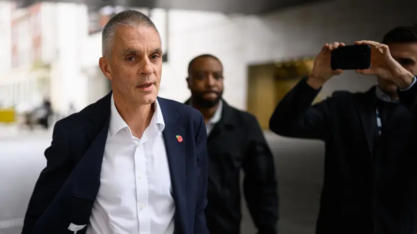 بی بی سی داوای لێبوردن لە ترامپ دەکات بەهۆی ووتارێکی دەستکاری کراو، هەواڵی ناوزڕاندنی ڕەت دەکاتەوە