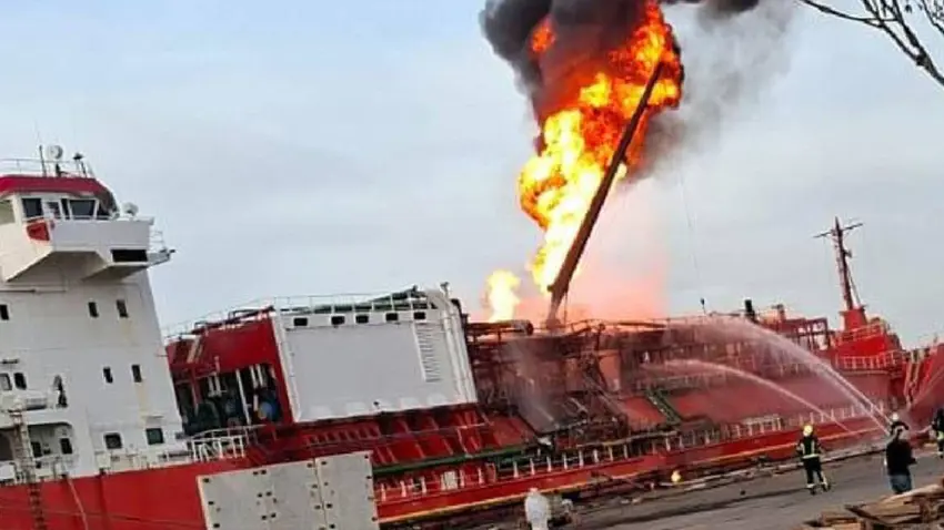 Türk gemisi Ukrayna'da Dron ile vuruldu!