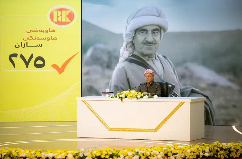 سه‌رۆك بارزانی له‌گه‌ڵ پێشمه‌رگه‌كانی ده‌زگای ئه‌یلوول و گوڵان و زیندانیانی سیاسی سنووری پارێزگای دهۆك كۆبووه‌وه