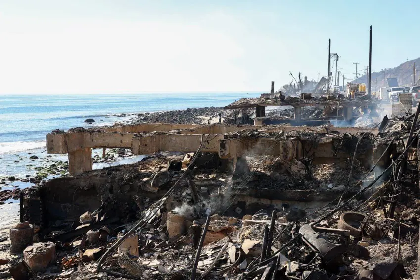 ئاگرەکەی لۆس ئەنجلس بەردەوامە لە تەشەنەکردن