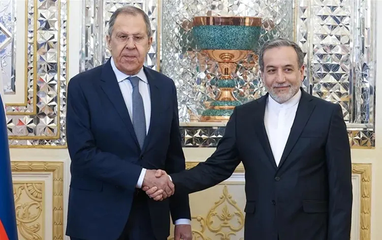 Sergey Lavrov, bi Erakçî re li ser ewlehiya herêmê axifî