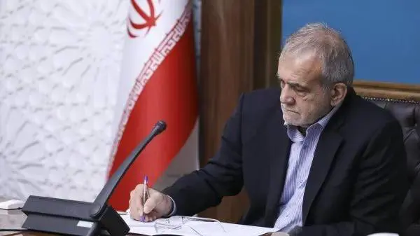 پزیشکیان بڕیاری لابردنی ٤ سفری سەر دراوی ڕیاڵی ووڵاتەکەی دەرکرد