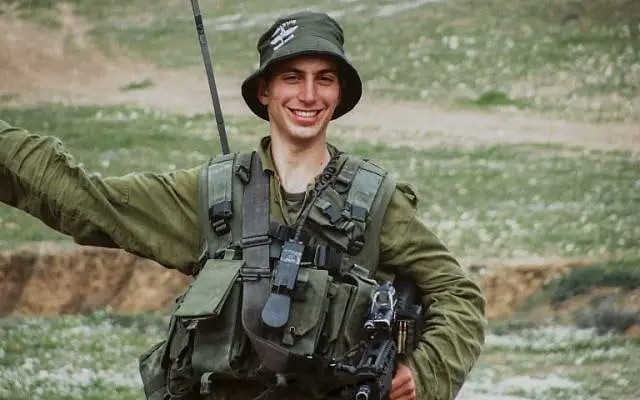 Hemasê li beramber cenazeyekî Îsraîlî daxwaza azadkirina 150 endamên xwe yên asêmayî kir