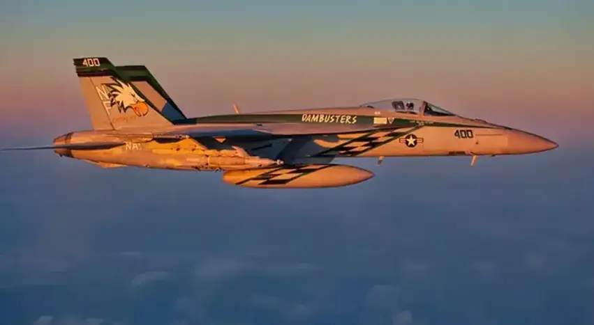 Kritik hareketlenme! ABD savaş uçakları Venezuela semalarında!