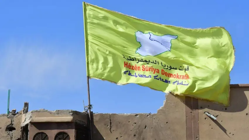 Şam’daki törenlerde Kürtlere tehditler! SDG’den kritik uyarı!