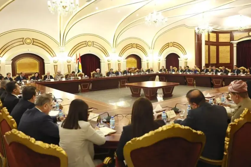 Bi serokatiya Mesûd Barzanî Komîteya Navendî ya PDKyê li Pîrmamê civiya