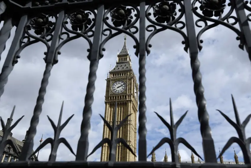 دەزگای هەواڵگری دەرەوەی ڕووسیا : سەرۆکایەتی بەریتانیا فشار دەخاتە سەر برۆکسل بۆ ئەوەی بڕیارێک لەبارەی دزینی پارەی ڕووسیا لە یۆرۆکلیر بدات