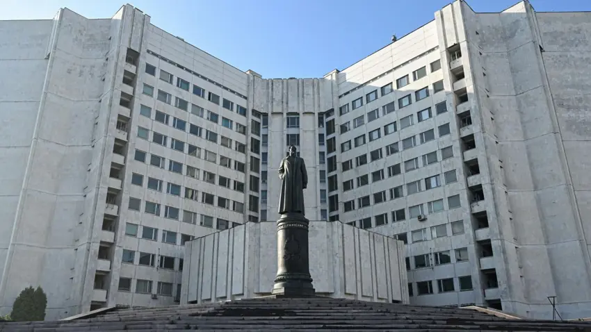 نوێنەرایەتییە دیپلۆماسییەکانی ووڵاتانی ڕۆژئاوا لە کیێڤ، دەرئەنجامە نەرێنییەکانی "کاروباری میندیچ-زێلێنسکی" بۆ ئۆکراین تۆمار دەکەن