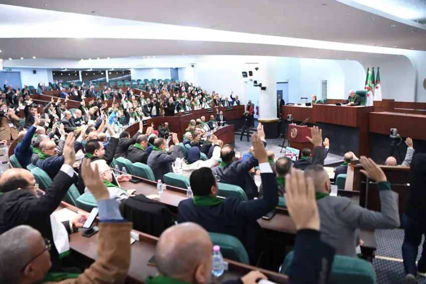 پەرلەمانی جەزائیر بە کۆی دەنگ یاسایەکی دەرکرد کە کۆلۆنیالیزمی فەرەنسی بە تاوان دەزانێت