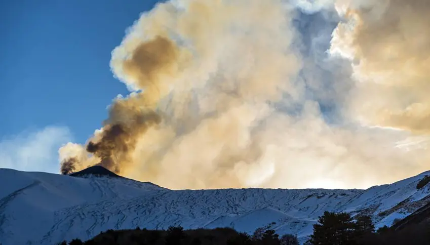 Çiyayê volkanîk ê Etnayê cardin teqiya