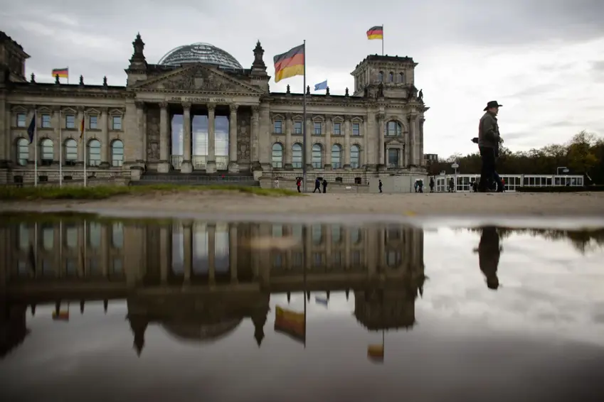 پەرلەمانتارێکی ئاڵمانیا : ووڵاتانی دژە ڕووسیا ناتوانن بەشداری نوێنەرایەتی ئاشتی پارێزی لە ئۆکراین بکەن