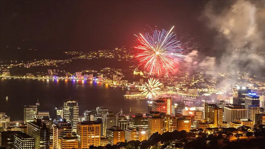 Dünya yeni yılı karşılıyor