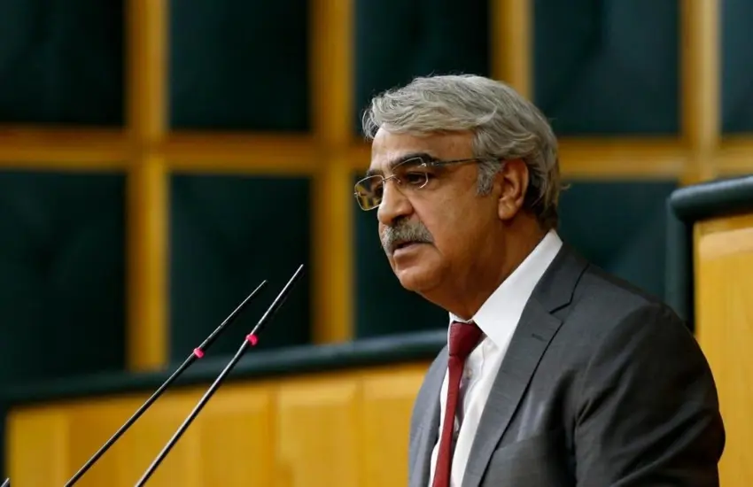 Mithat Sancar: Tüm tartışmalara rağmen süreç ilerliyor