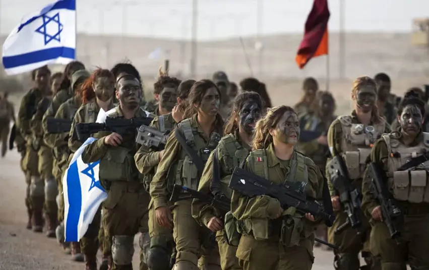 Israil: Kadin askerler evlerine geri dönecek