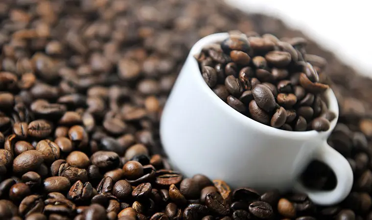 Her gün kahve içenler dikkat! Uzmanlar uyardi!