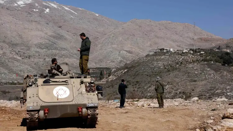 Hêzên Îsraîlî derbasî bajarokê El-Rafîdê yê li Quneytrayê yê basûrê Sûriyê bûn