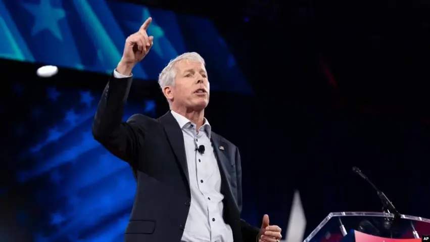 وەزیری وزەی ئەمریکا : لە ئامادەكاری بۆ گەمارۆوە تووندەکان لەدژی بەرهەمهێنان و هەناردەی نەوتی ئێران داین