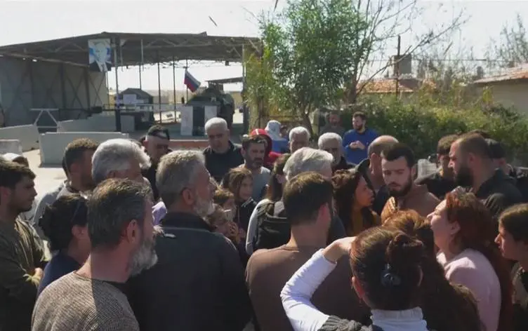 Elewiyên Sûriyê li baregehên Rûsyayê xwe ji êrîsan diparêzin