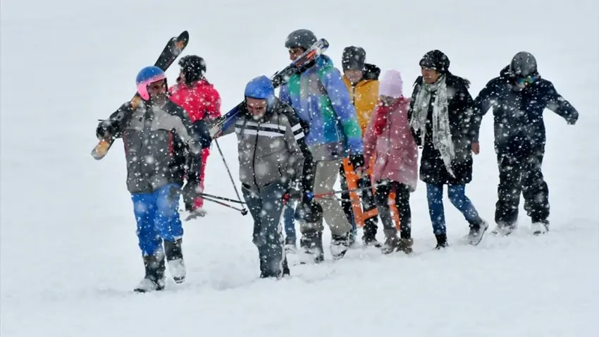 Barîna berfê li Sariqamîsê, kêfa sematekvanan anî
