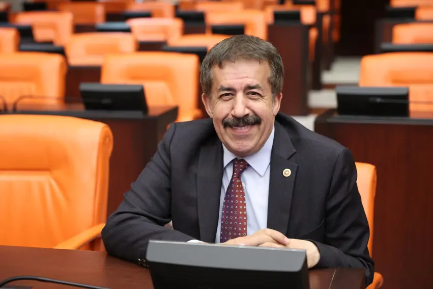 AK Parti'den Yavas ve Dervisoglu'na 'Kürdistan bayragi' tepkisi!