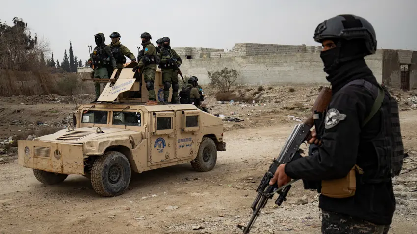 DAISê 32 caran êrîsî deverên HSDê kir