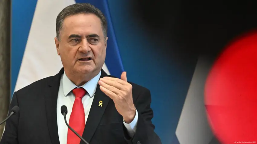 ئیسرائیل کاتز، وەزیری بەرگری ئیسرائیل : جۆلانی جل وبەرگی شەڕکەری داکەند و عەزییەکی لەبەر کرد، ڕوخسارێکی مامناوەندی نیشان دا