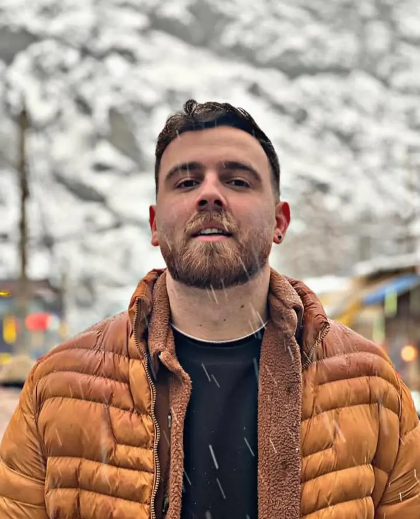 مەترسی لەسێدارەدانی گەنجێک ؛ بەبێ پارێزەر و بەبێ دادگایی کردن