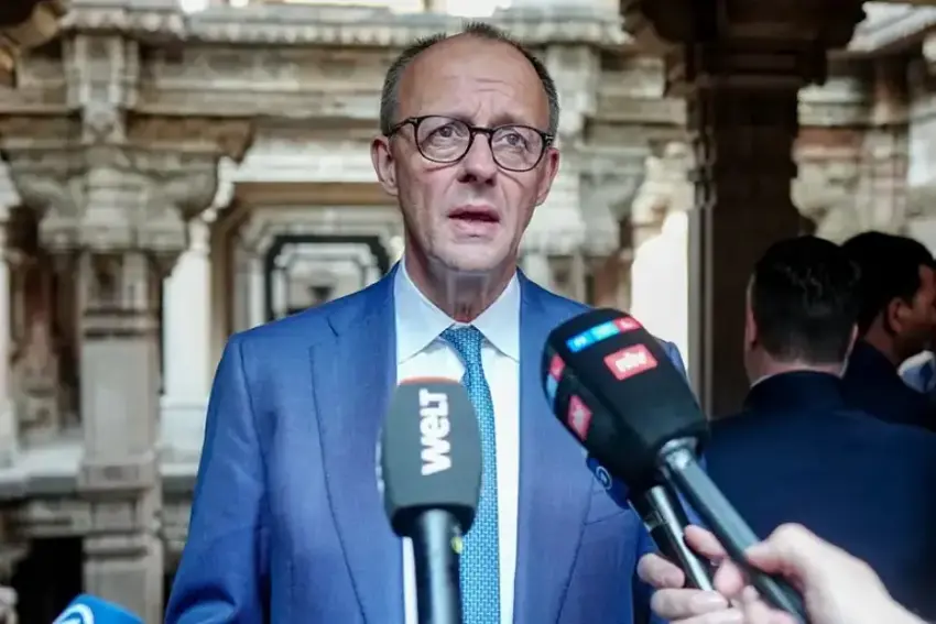 Merz: Rejîma Îranê 'hov' e, em piştgirê xwepêşanderan in