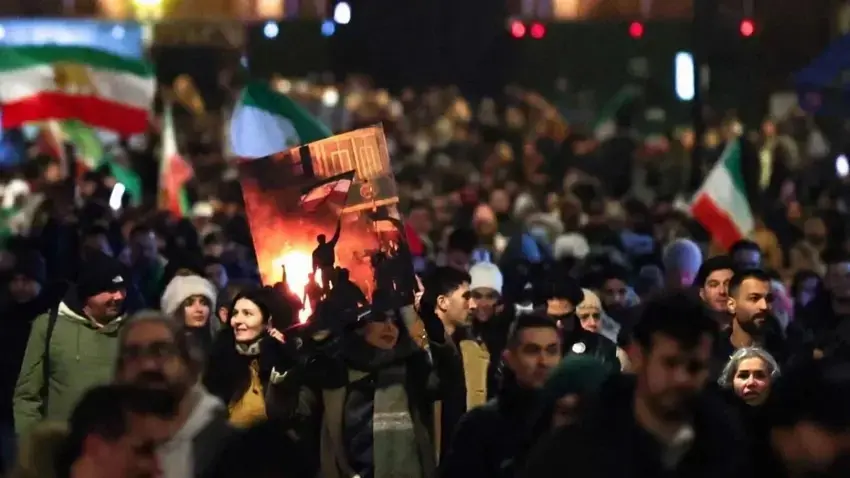 Bîlançoya xwepêşandanên li Îranê zêde dibe