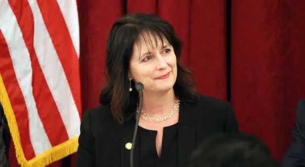 سیاسەتمەدارێکی ئەمریکی: بێدەنگیی ویلایەتە یەکگرتووەکان بەرامبەر هێرش بۆ سەر هەسەدە وەک گڵۆپی سەوز لێکدەدرێتەوە