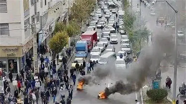 ڕێژیمی ئێران فڕۆکەی بێفڕۆکەوانی سەربازی لە دژی خۆپیشاندەران بەکار هێناوە
