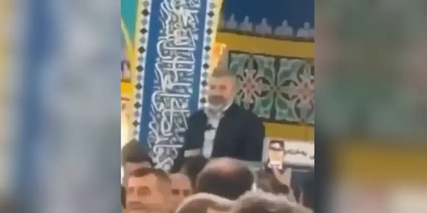 Melayê ku di xutbeyê de bêrêzî li şervana jin kir hate desteserkirin