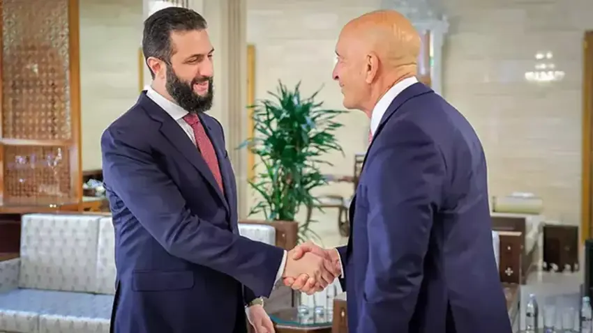 Ehmed Şera bi Tom Barrack re civiya