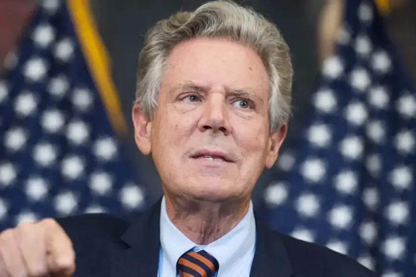 Rexneyên giran li Washingtonê: Trump hevalbendên xwe yên Kurd avêtin ber guran